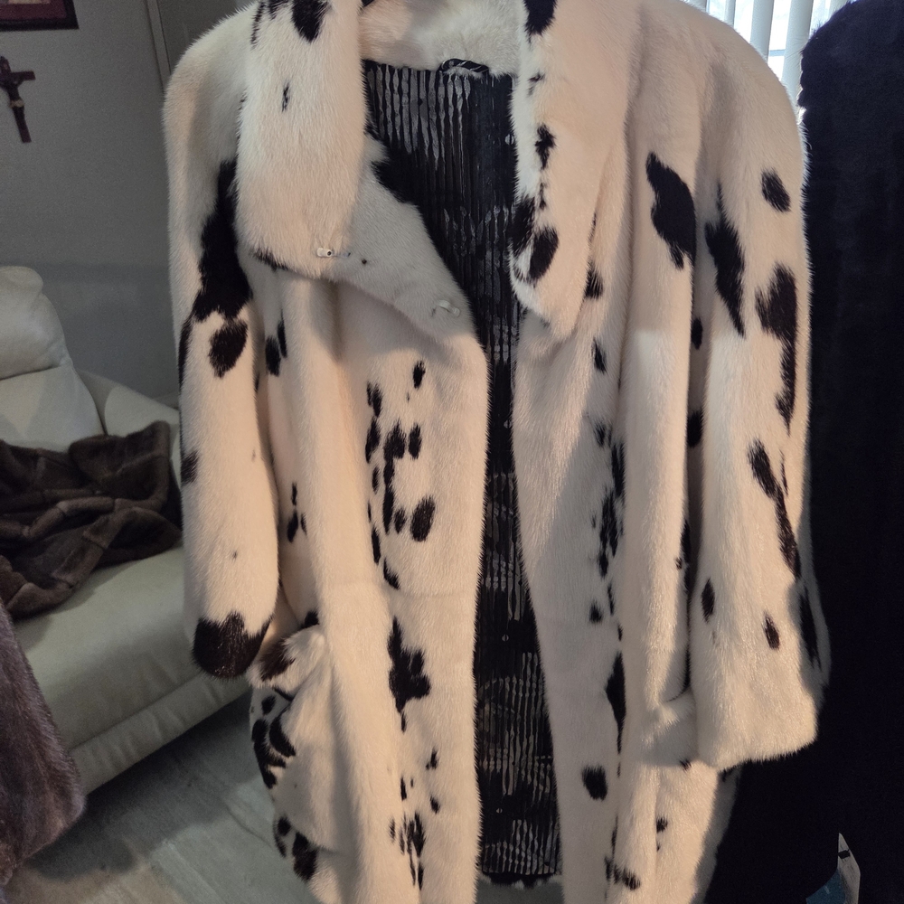 Brand New Luxury JAGUAR MINK 3/4 COAT..